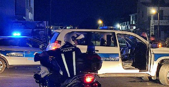Iσχυρή αστυνομική δύναμη όλο το βράδυ στην Χλώρακα - Θέλουν να αποτρέψουν νέα επεισόδια       