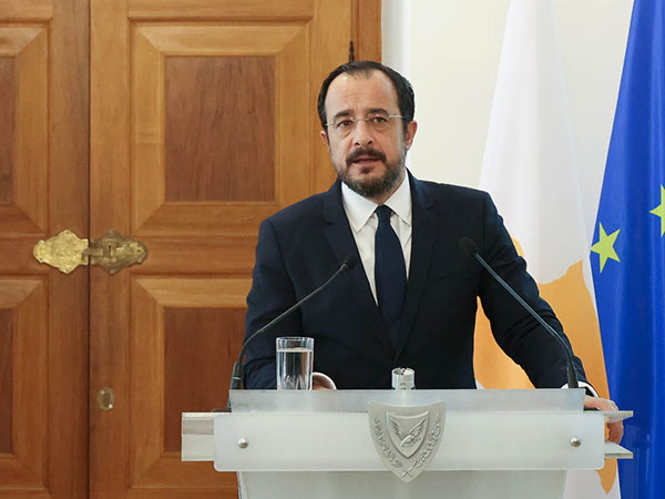 Θλίψη για τον ΠτΔ - «Ο Τάκης Τσαγγάρης ήταν παράδειγμα αγωνιστή και πατριώτη»
