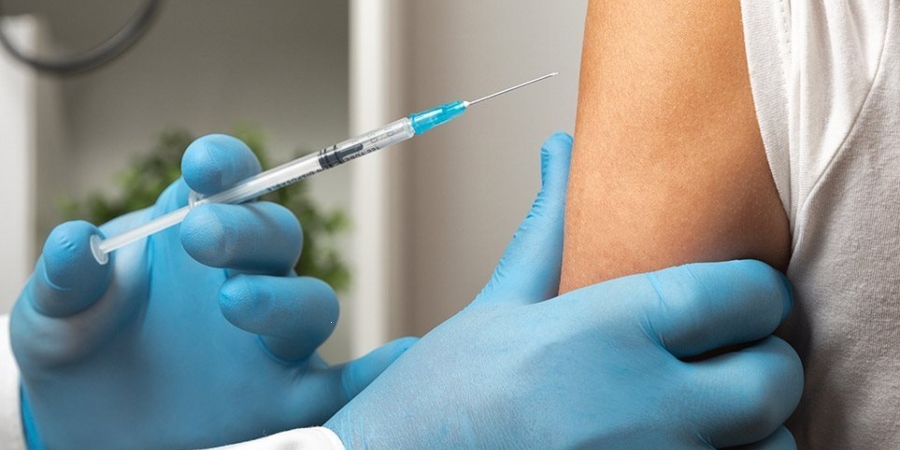 CDC: 11 φορές πιο πιθανό να πεθάνει κανείς από κορωνοϊό εάν δεν έχει εμβολιαστεί