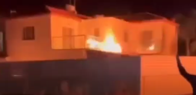 Καρέ καρέ η επίθεση 70 ατόμων στην οικία ηλικιωμένου στη Λάρνακα - Δείτε βίντεο
