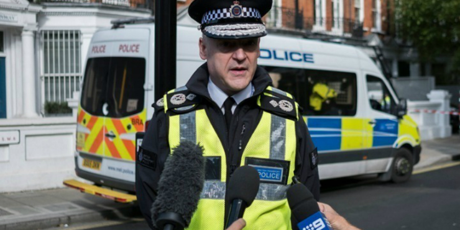 Λονδίνο: Η αστυνομία πυροβόλησε έναν άνδρα σε περιστατικό που συνδέεται με την τρομοκρατία - VIDEO