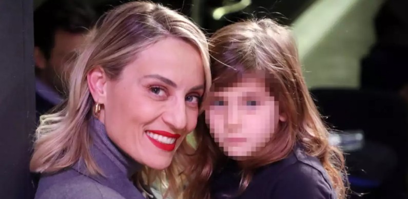 Ελεονώρα Μελέτη: Έβαλε τα κλάματα μπροστά στην κόρη της και εκείνη την πήρε αγκαλιά