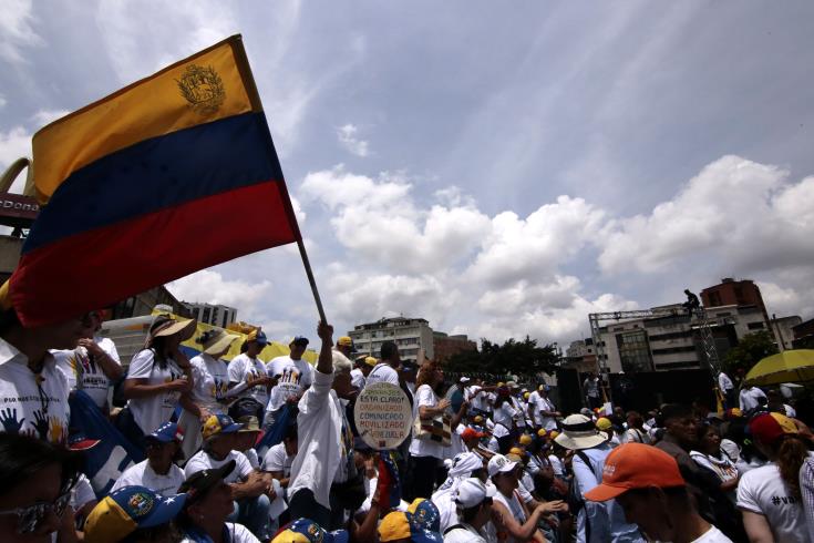 Βενεζουέλα: Καλεί σε πραξικόπημα ο Γκουαϊδο - «Οι εθνικές ένοπλες δυνάμεις υπολογίζουν στην υποστήριξη του λαού» 