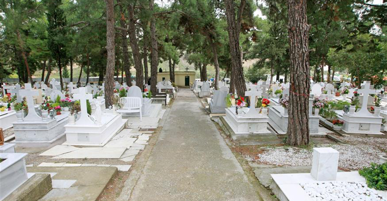 Ξέθαψαν άνδρα 1,5 χρόνο μετά το θάνατο του στην Ελλάδα - Τι ερευνούν οι Αρχές