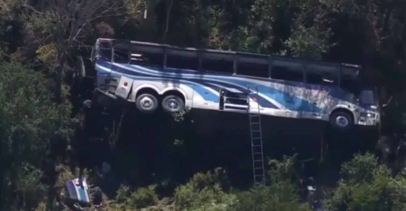 ΗΠΑ: Λεωφορείο που μετέφερε σχολική μπάντα ανατράπηκε στην πολιτεία της Νέας Υόρκης – Τουλάχιστον ένας νεκρός