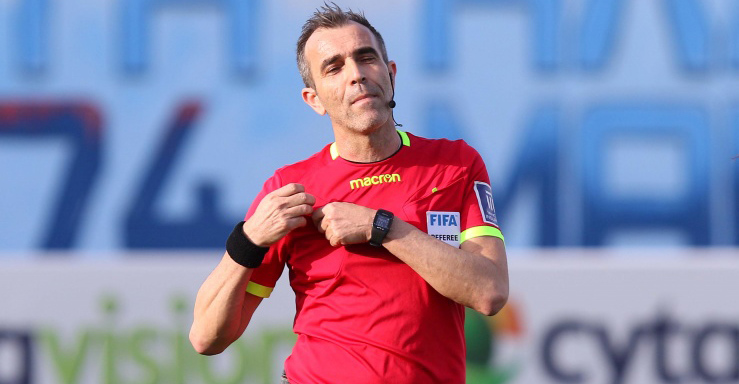 Χαμός για τις θέσεις εξουσίας, δίπλα από το νέο Αρχιδιαιτητή…