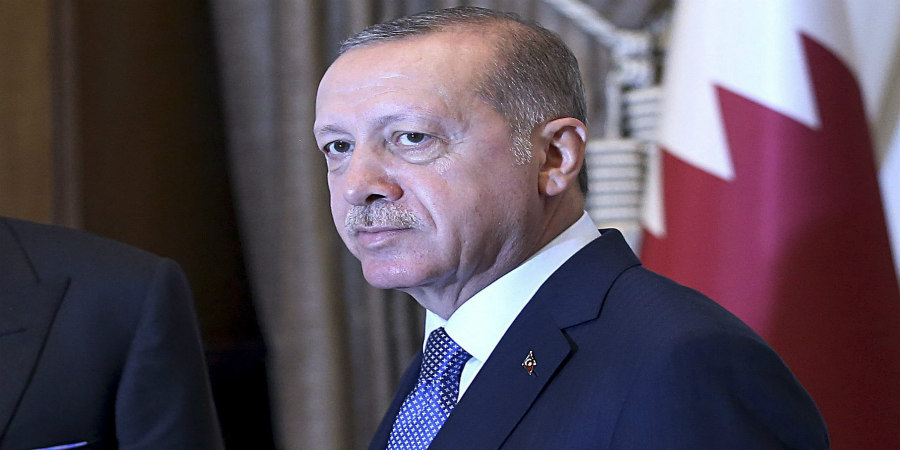 Bloomberg: Η Κυβέρνηση Ερντογάν δίνει φθηνά δάνεια, ενώ βρίσκεται στο χείλος της ύφεσης