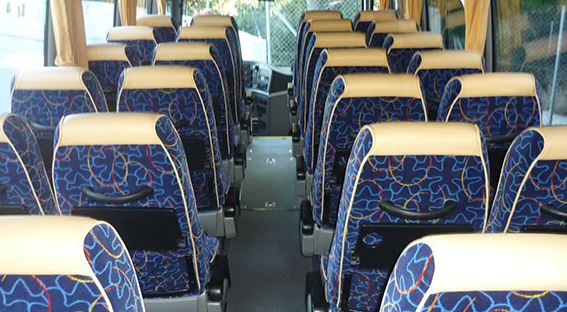 Αναστάτωση εντός λεωφορείου: Μαθητής επιχείρησε να πυρπολήσει καρέκλα  