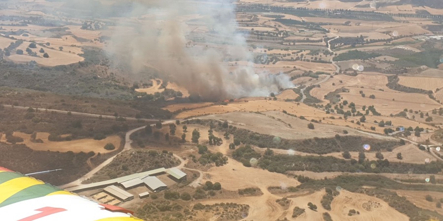 Φωτιά Πάφος: Κάηκε το σπίτι του σκηνοθέτη Πανίκου Χρυσάνθου στην Πελαθούσα - Επιτόπια εκτίμηση των ζημιών