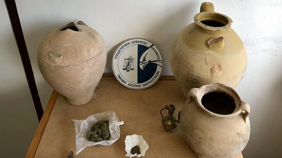 Ελλάδα: Έψαχναν για ναρκωτικά και βρήκαν αρχαία στα σπίτια δυο αδελφών