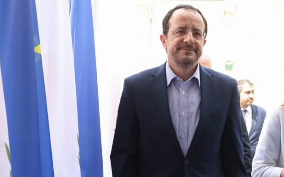 Νίκος Χριστοδουλίδης: Η συνάντηση του με τη γοητευτική Μαρία Κορινθίου στο Λονδίνο