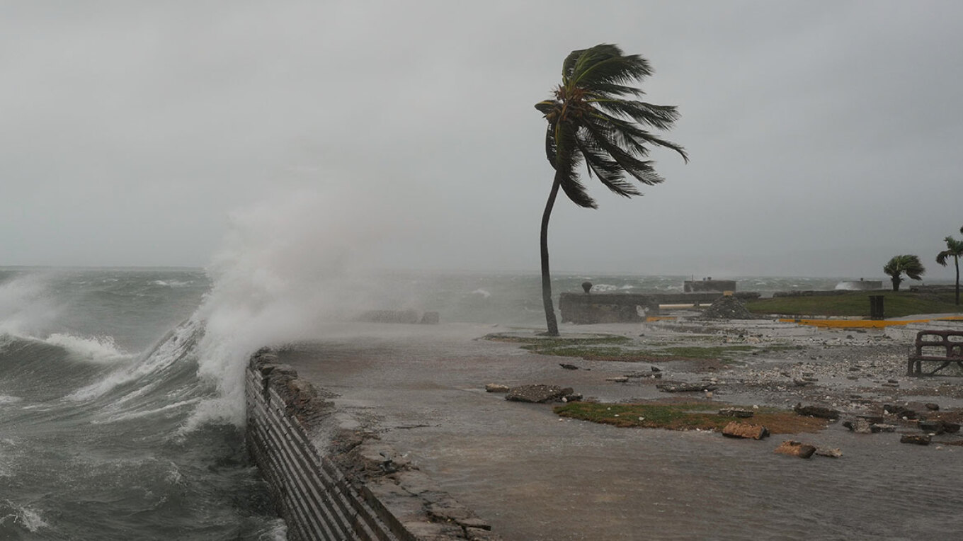 Video: Ο τυφώνας Μελίσα ενισχύεται δραματικά με ανέμους 300 χλμ/ώρα: «Τελευταία ευκαιρία να προστατεύσετε τη ζωή σας»