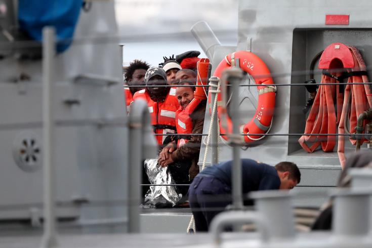 «Απαράδεκτη» η καθυστερημένη αντίδραση της ΕΕ για τους μετανάστες, λέει η UNHCR 