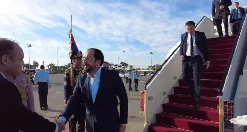 Έφτασε στην Αίγυπτο ο Πρόεδρος Χριστοδουλίδης - Δείτε βίντεο από την άφιξη του  