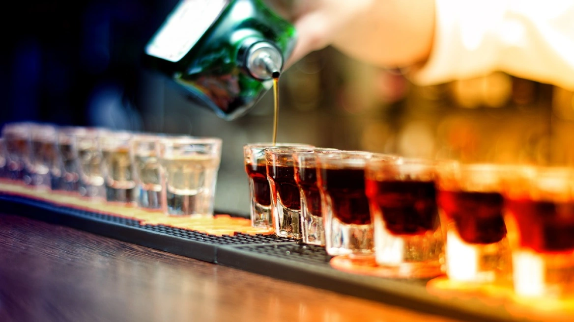 Χαλαρώνουν οι περιορισμοί για την πώληση αλκοόλ στη Σουηδία και τη Φινλανδία
