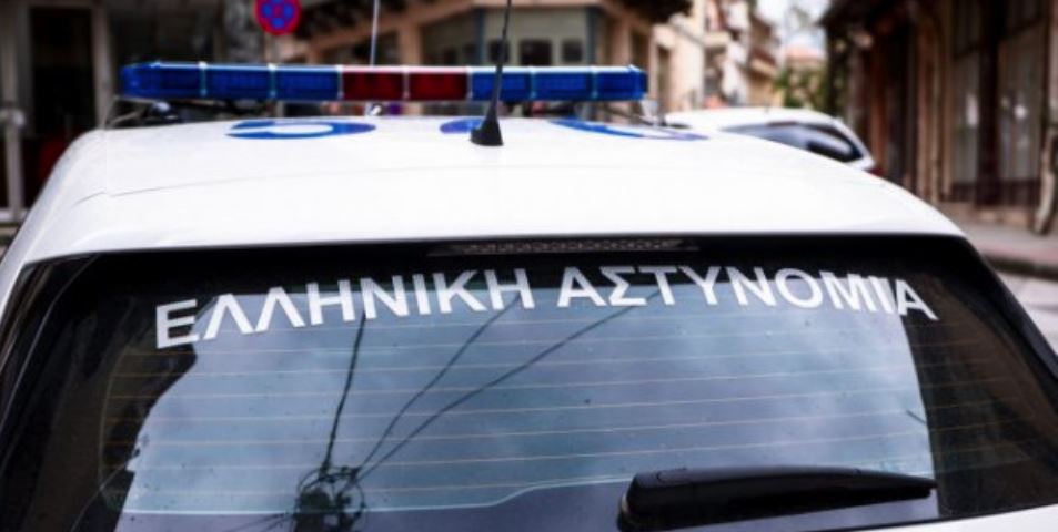 «Σκάω... Φωνάξτε τη μαμά μου» - Σοκ στην Εύβοια με κλειδωμένο παιδί μέσα σε αυτοκίνητο