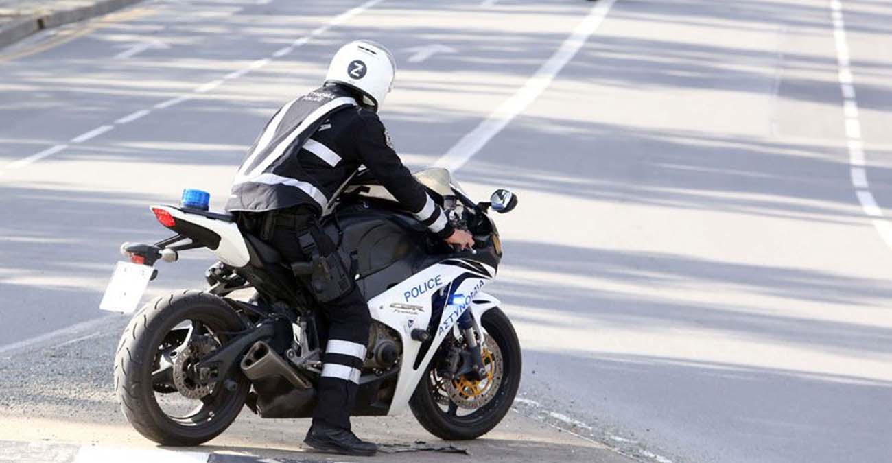 Επεισοδιακή καταδίωξη στη Λεμεσό – Οδηγός μοτοσικλέτας προκάλεσε τροχαίο και διέφυγε πεζός στην προσπάθεια του να ξεφύγει