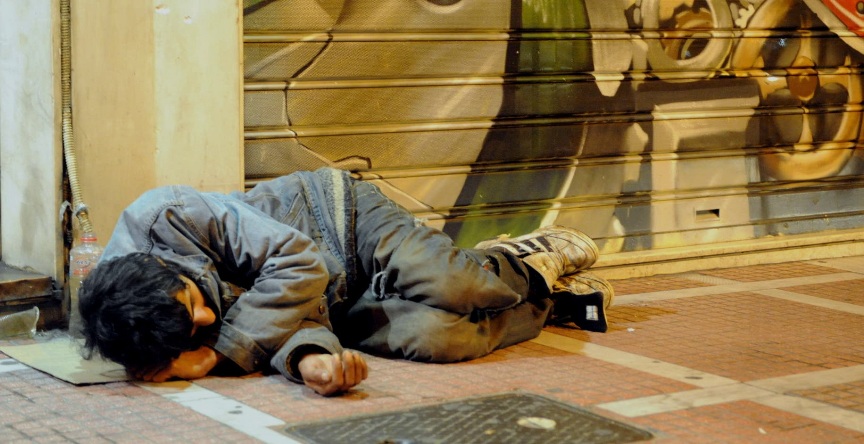 Άστεγος σκότωσε άλλον άστεγο για μια θέση ύπνου 