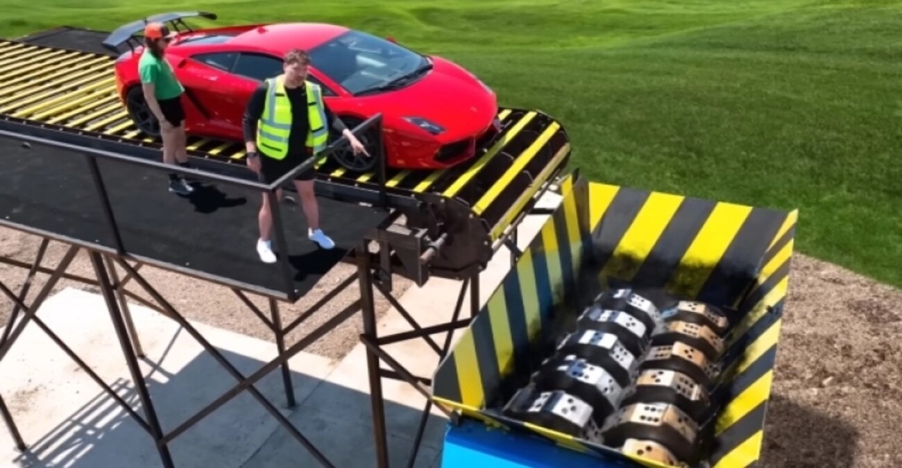 Ο MrBeast θρυμμάτισε μια Lamborghini και δίχασε τους θαυμαστές του: «Ξεμένει από ιδέες» - Δείτε βίντεο