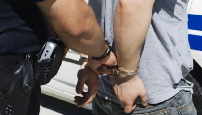 Νέες συλλήψεις για παράνομη μετανάστευση - 28χρονος κλώτσησε αστυνομικό και τον δάγκωσε στο χέρι