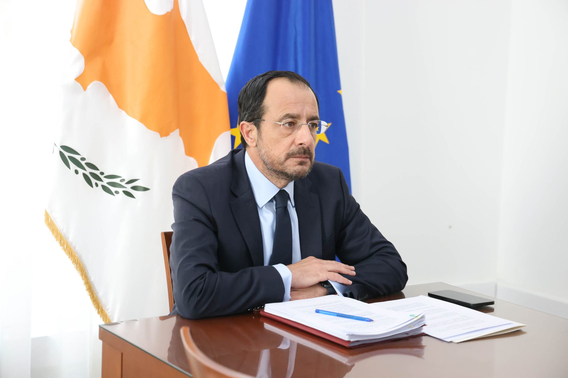 ΠτΔ: Επανέλαβε τη σταθερή στήριξη της ΚΔ στην Ουκρανία