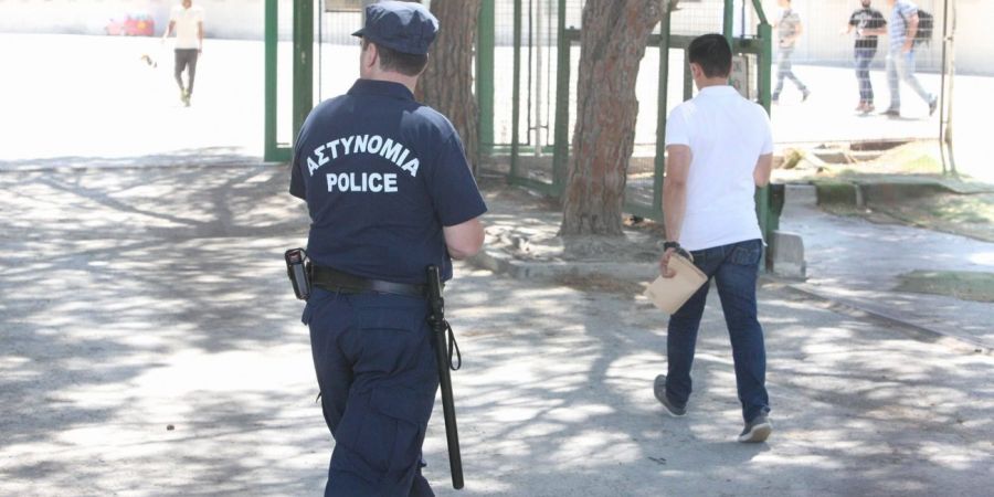 ΛΕΥΚΩΣΙΑ: «Ντου» της Αστυνομίας στον Ιππόδρομο – Επίθεση, ουσίες και εισπράξεις