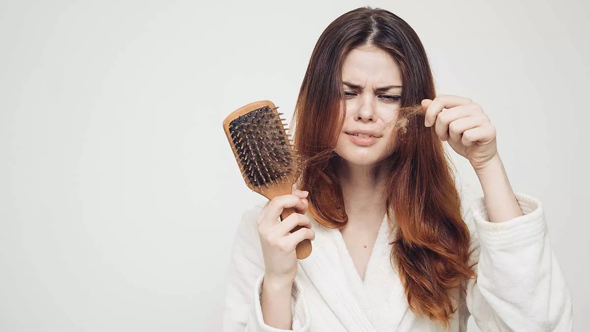 «Έκλαιγα για ώρες»: Η 23χρονη Λόρεν έχασε τα μαλλιά της λόγω άγχους – Πώς το αντιμετωπίζει