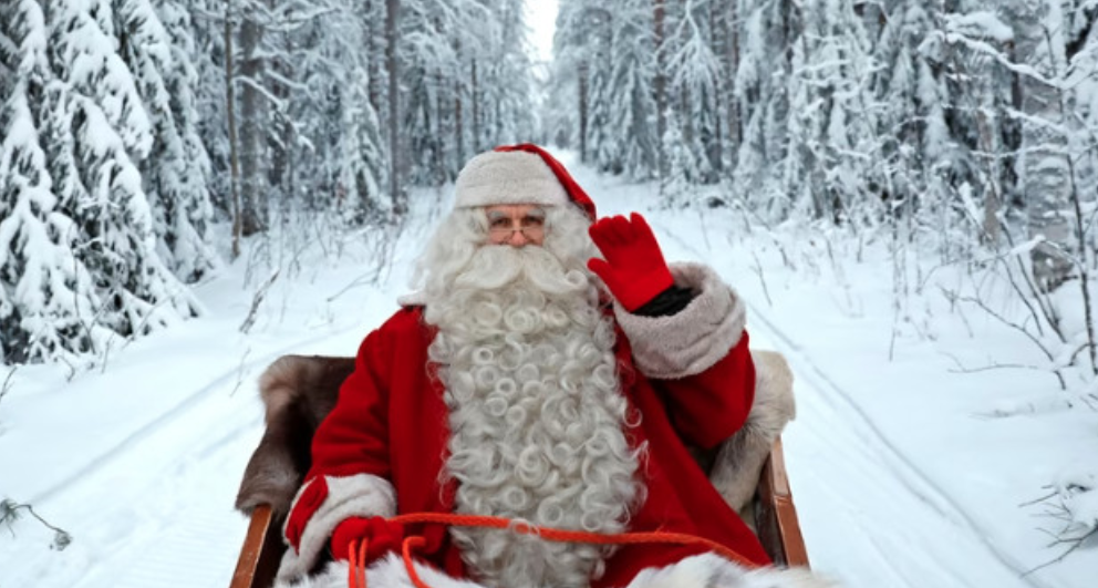 VIDEO: Μοντέλο του OnlyFans ικανοποίησε σεξουαλικά Άγιο Βασίλη σε κοινή θέα