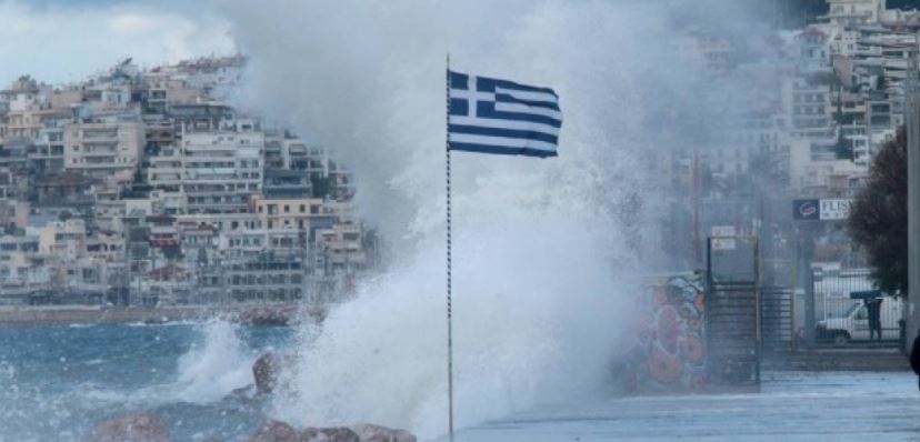 ΕΛΛΑΔΑ: Σε εξέλιξη ο μεσογειακός κυκλώνας «Ιανός» - Σε απόλυτη επιφυλακή ο κρατικός μηχανισμός  