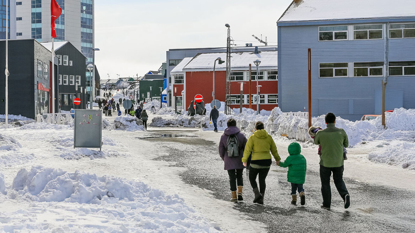 Reuters: Η κυβέρνηση Τραμπ εξετάζει σενάριο εφάπαξ πληρωμής έως $100.000 σε κάθε Γροιλανδό για ένταξη στις ΗΠΑ