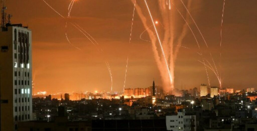 ΙΣΡΑΗΛ: «Κόλαση πυρός» για άλλο ένα βράδυ- Τουλάχιστον 115 οι νεκροί- Βομβαρδίζουν συνεχώς Χαμάς και Ισραηλινοί