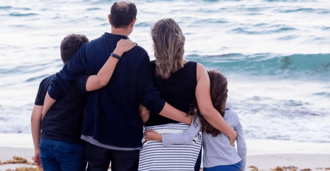 Γονείς λιμοκτόνησαν τα 6 παιδιά τους - Τα ανάγκαζαν να τρώνε μούχλα, ζωύφια και σκυλοτροφή