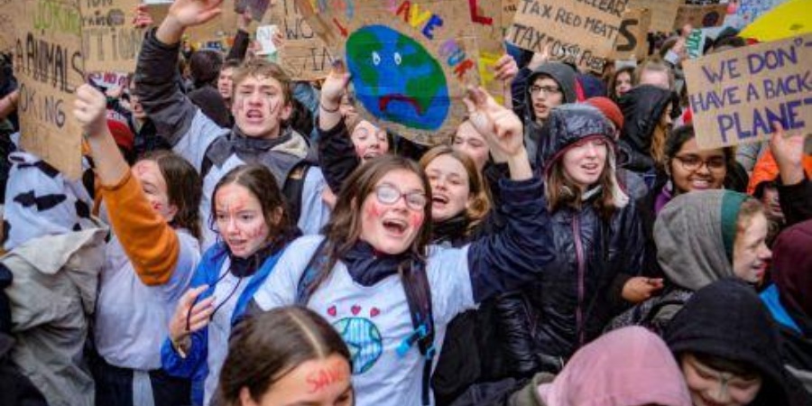 Παγκόσμιες διαδηλώσεις απαιτούν δράση για την κλιματική αλλαγή εν όψει της COP27