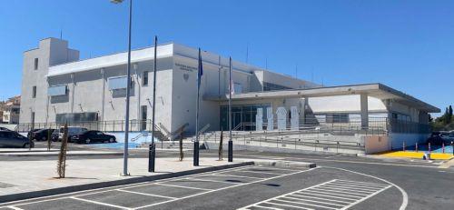 Ενώπιον Δικαστηρίου οι τρεις κατηγορούμενοι για τα αδικήματα κατά ανηλίκων – Επιφυλάχθηκε για τη νομική αρωγή