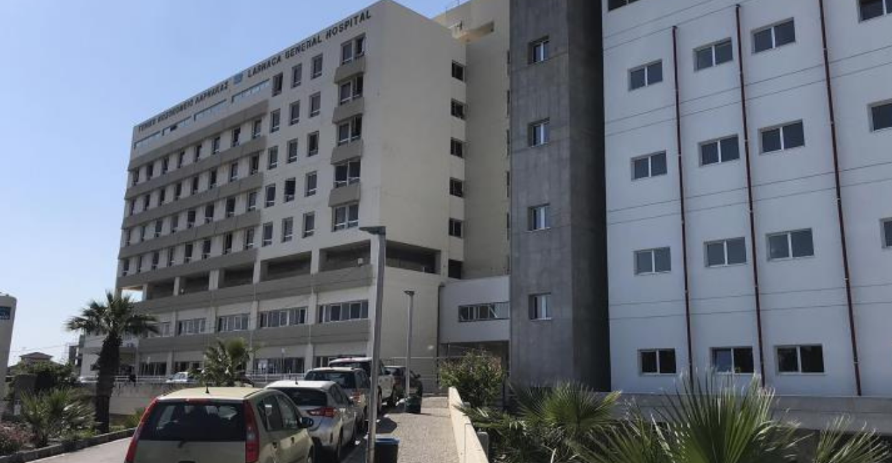 Νοσοκομείο Λάρνακας: Έμπαιναν στο ασανσέρ για το ισόγειο και δεν μπορούσαν να βγουν - Τι συμβαίνει