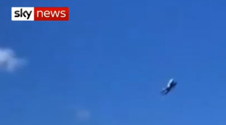 Στιγμές τρόμου στον αέρα – Αεροπλάνο κτυπήθηκε από ισχυρούς ανέμους – VIDEO