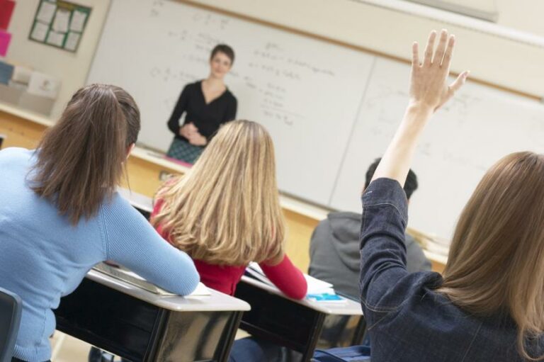 Κ.Ι.Ε: Πότε αρχίζουν τα μαθήματα για τη νέα σχολική χρονιά - Διενέργεια συμπληρωματικών εγγραφών σε υφιστάμενα τμήματα