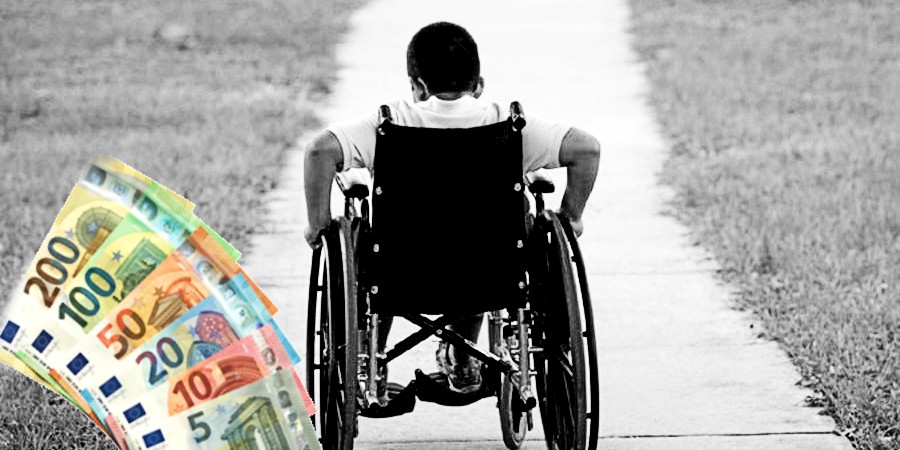 «Αναστέλλουν» επιδόματα χωρίς προειδοποίηση - Άτομα με αναπηρία δανείζονται χρήματα για να επιβιώσουν