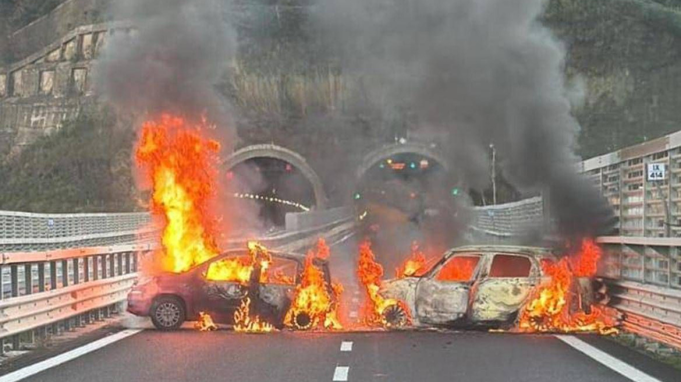 Επίθεση σε θωρακισμένο φορτηγό σε αυτοκινητόδρομο - Έκλεψαν κοσμήματα αξίας δύο εκατ. ευρώ και έφυγαν