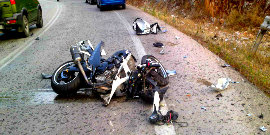 ΤΡΑΓΩΔΙΑ ΣΤΗΝ ΑΣΦΑΛΤΟ: Νεκρός ο 34χρονος Μάριος - Εκτινάχθηκε από τη μοτοσικλέτα του μετά από σφοδρή σύγκρουση