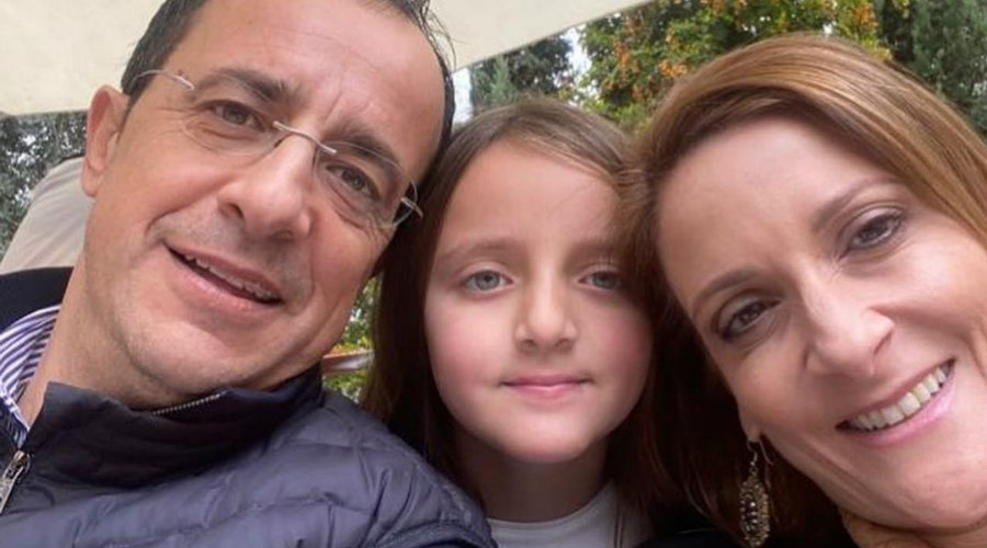 Νίκος Χριστοδουλίδης – Φιλίππα Καρσερά: Η μικρότερη τους κόρη έχει γενέθλια και της εύχονται με τρυφερές φωτογραφίες