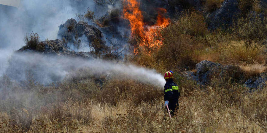 ΠΑΦΟΣ: Διαχειρίσιμη η πυρκαγιά που ξέσπασε σε δύσβατη περιοχή- Ο απολογισμός