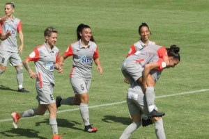 Πρώτη νίκη στο πρωτάθλημα για τη γυναικεία ομάδα της Νέας Σαλαμίνας