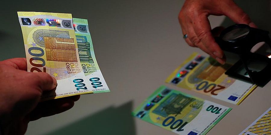 Αρχίζει η κυκλοφορία των νεών χαρτονομισμάτων €100 και €200