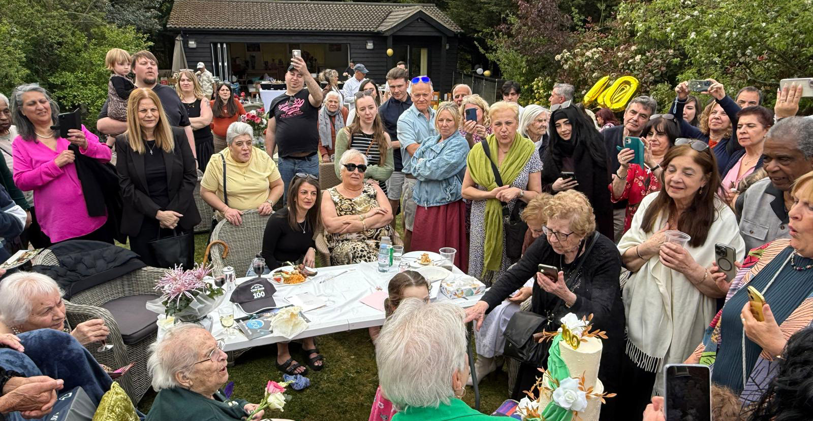 Η γιαγιά Κατίνα έκλεισε 100 χρόνια ζωής - Δεν θα πιστέψετε από ποιον έλαβε συγχαρητήρια κάρτα -Δείτε φωτογραφίες 