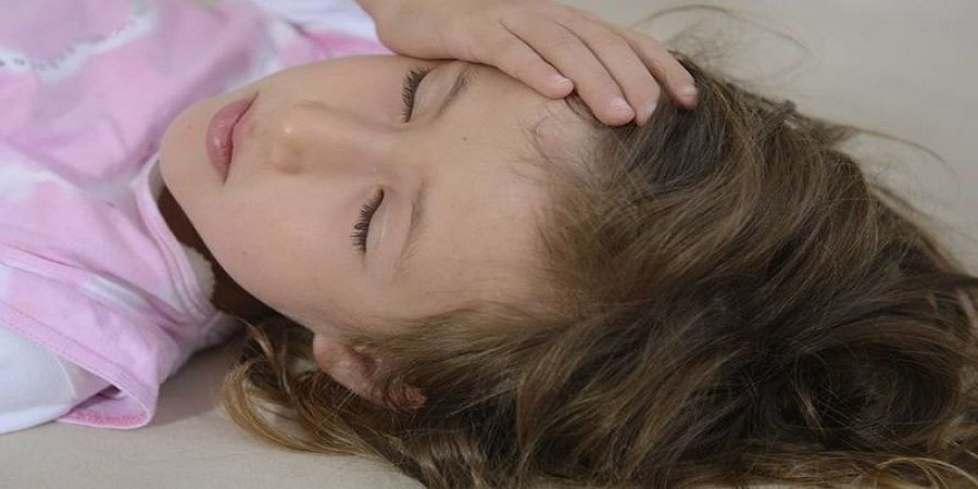 Μηνιγγίτιδα στα μωρά: Τα τρία συμπτώματα που συχνά παραβλέπουν γονείς και γιατροί
