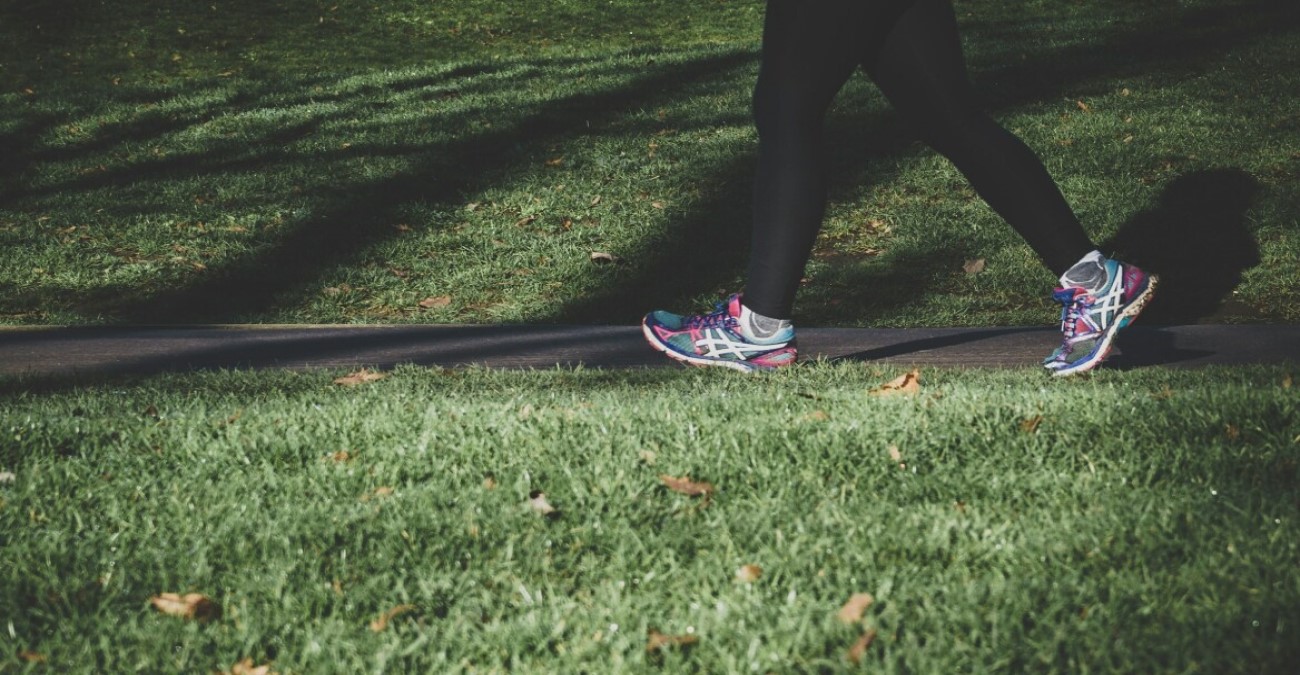 Τι συμβαίνει στο σώμα μας όταν περπατάμε 10 χιλιάδες βήματα κάθε μέρα, για έναν μήνα