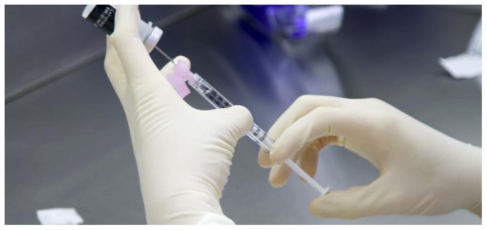 Βρετανία: Εγκρίθηκε το εμβόλιο της AstraZeneca