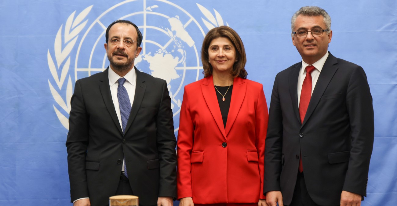 Ολοκληρώθηκε η συνάντηση Χριστοδουλίδη-Έρχιουρμαν-Ολγκίν μετά από 2,5 ώρες - Δείτε φωτογραφίες