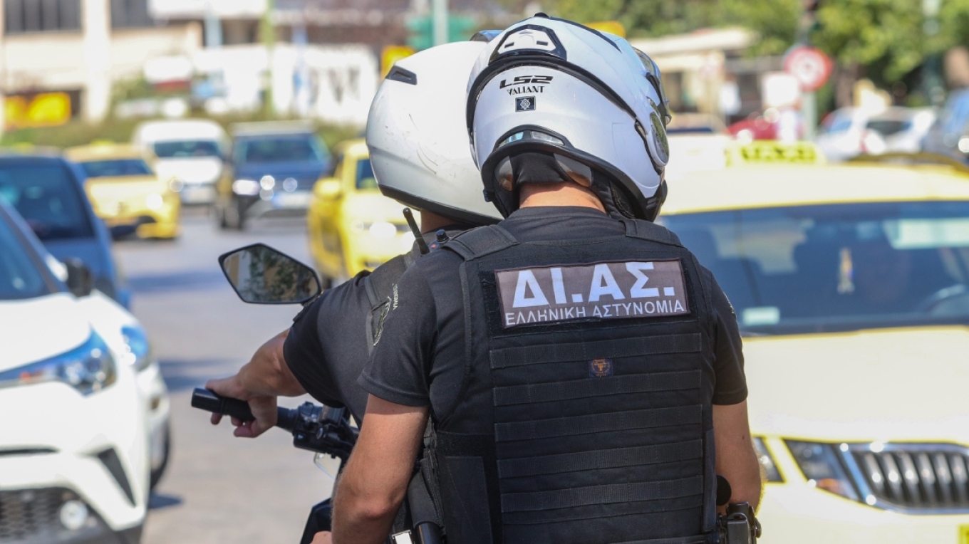 Γρονθοκόπησε υπάλληλο καταστήματος στη Θεσσαλονίκη γιατί δεν τον εξυπηρέτησε: Ημουν μεθυσμένος και λίγο παλέψαμε, υποστήριξε